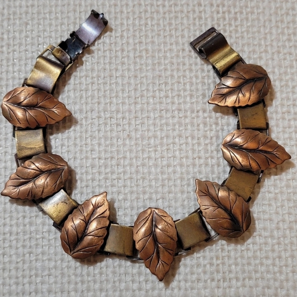 Vintage Leaf Bracelet